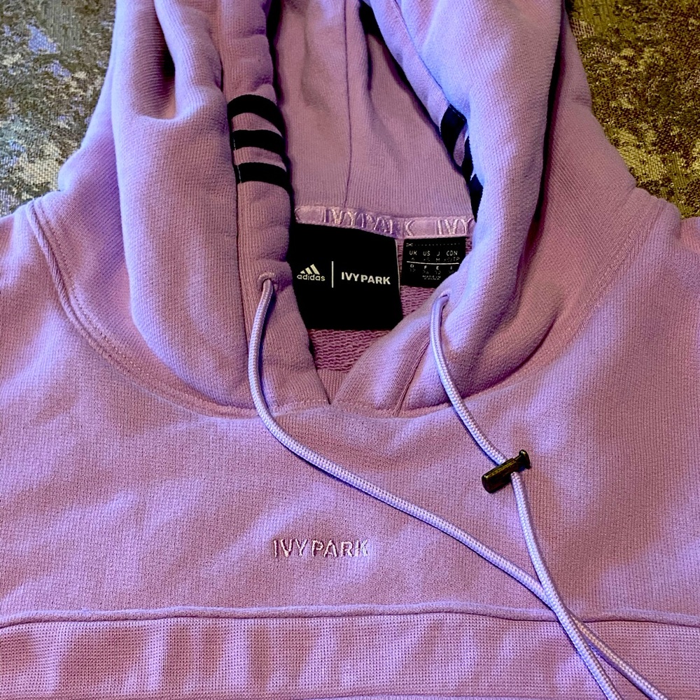 Ivy Park Adidas cropped shrug XS, used excellent condition. Aug 2021 launch